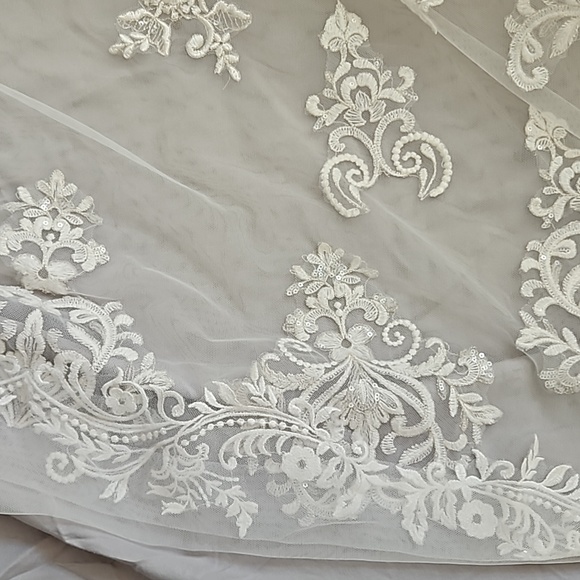 Wedding Dress - Picture 11 of 16